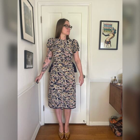 Vintage Dresses & Skirts - 40s Vintage Novelty Print Peplum Dress